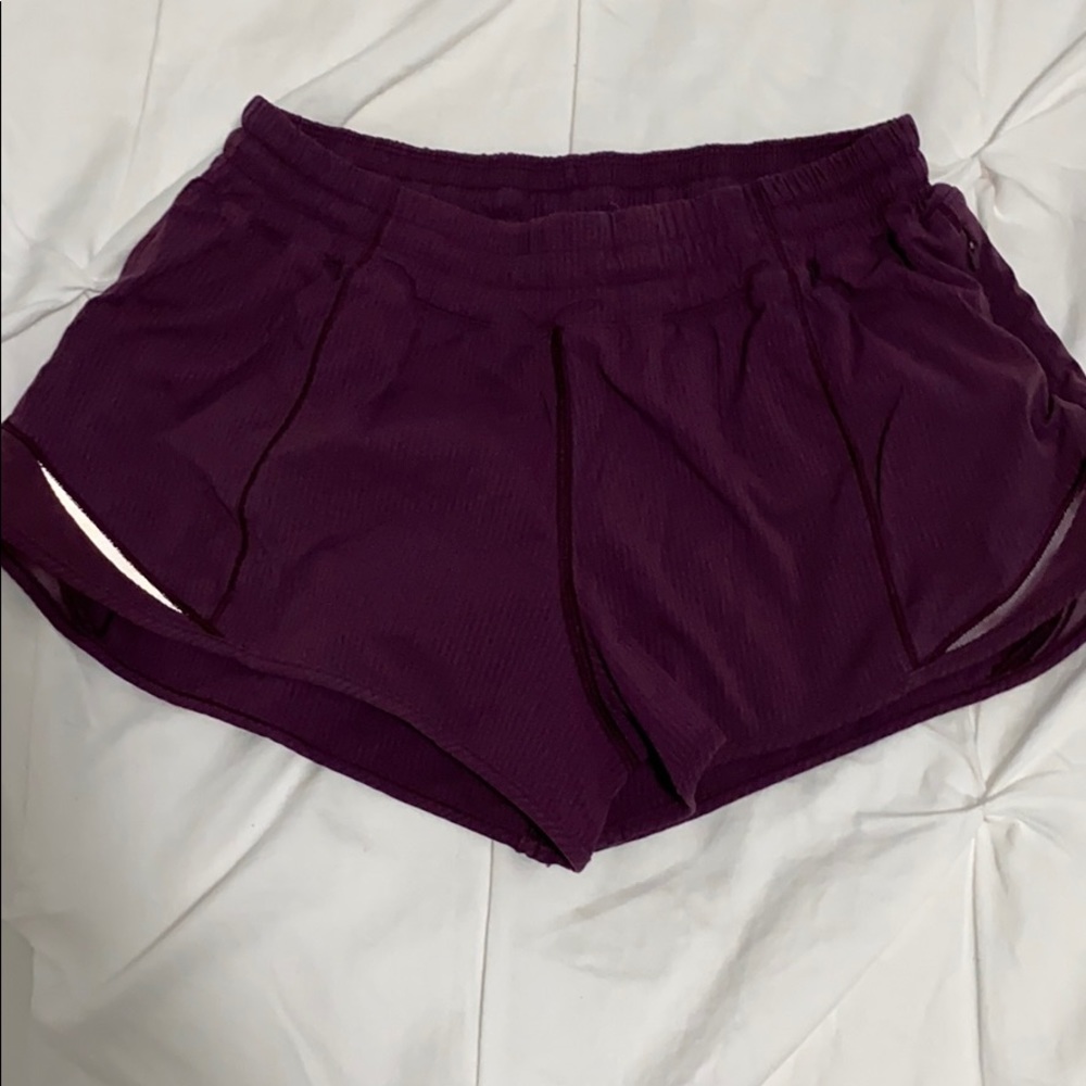 LuluLemon Hotty Hot Shorts II 2.5”